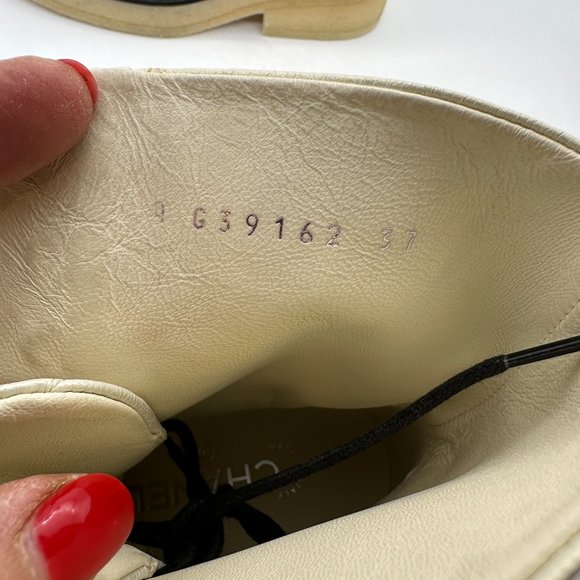 CHANEL 22A Grained Shimmer Leather Lace Up Combat Biker Hiking Ankle Boots - Picture 13 of 16